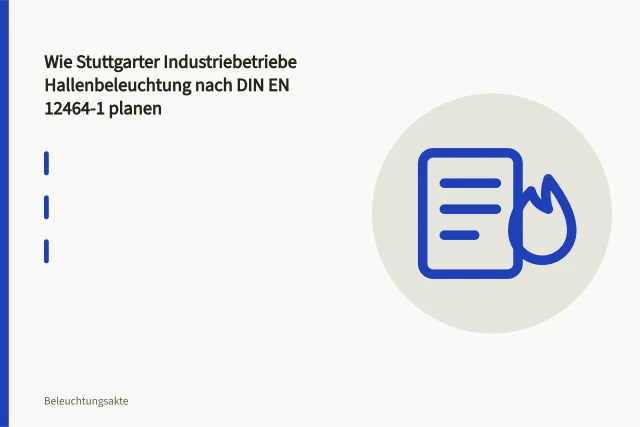 LED-Leuchtenbänder unter der Decke einer Industriehalle, gleichmäßig ausgeleuchtete Arbeitsflächen. Lichtsteuerung für Hallen: Planung nach DIN EN 12464-1